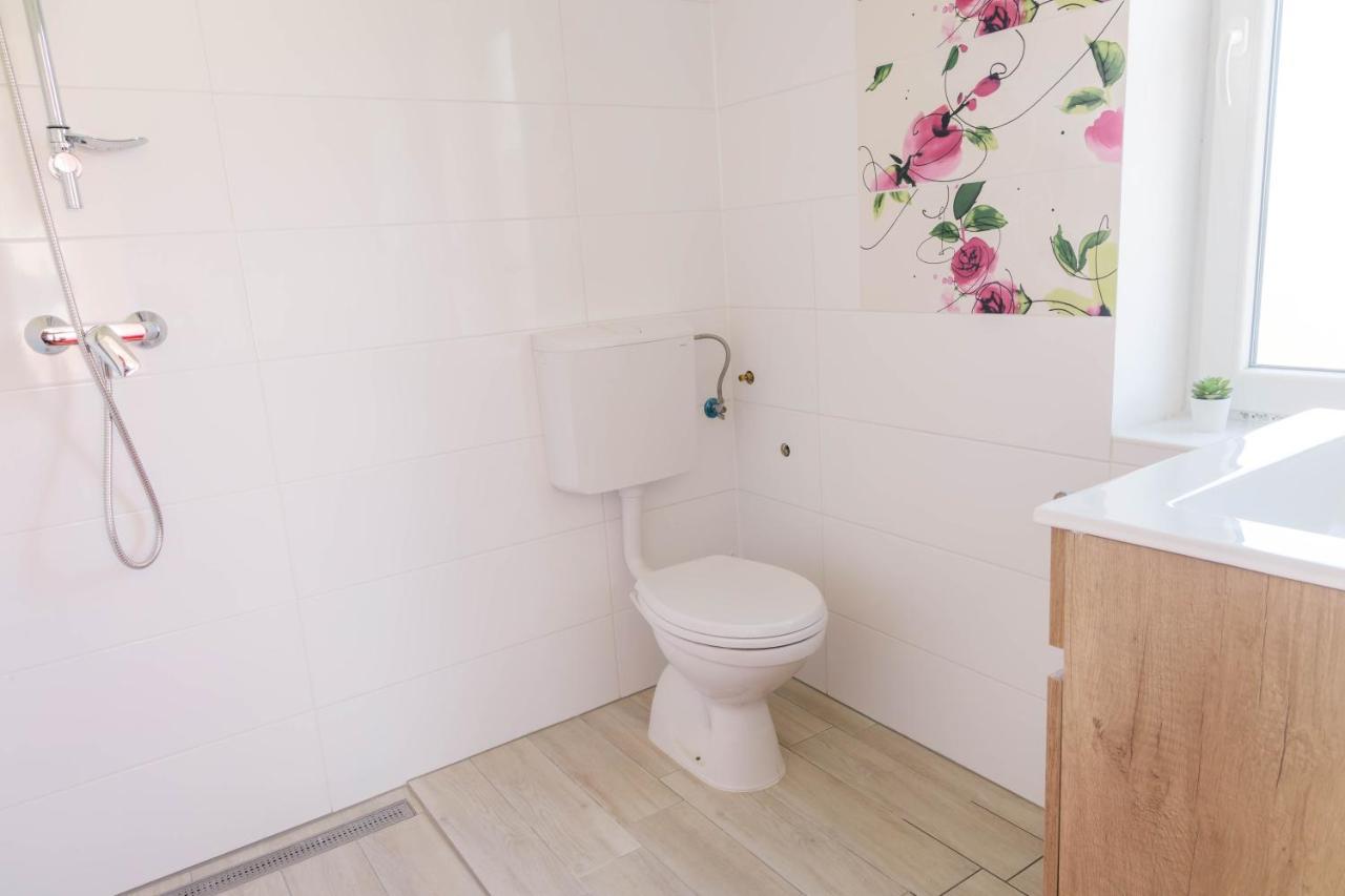 Hostel Sobe Kaki In Kivi Izola Zewnętrze zdjęcie
